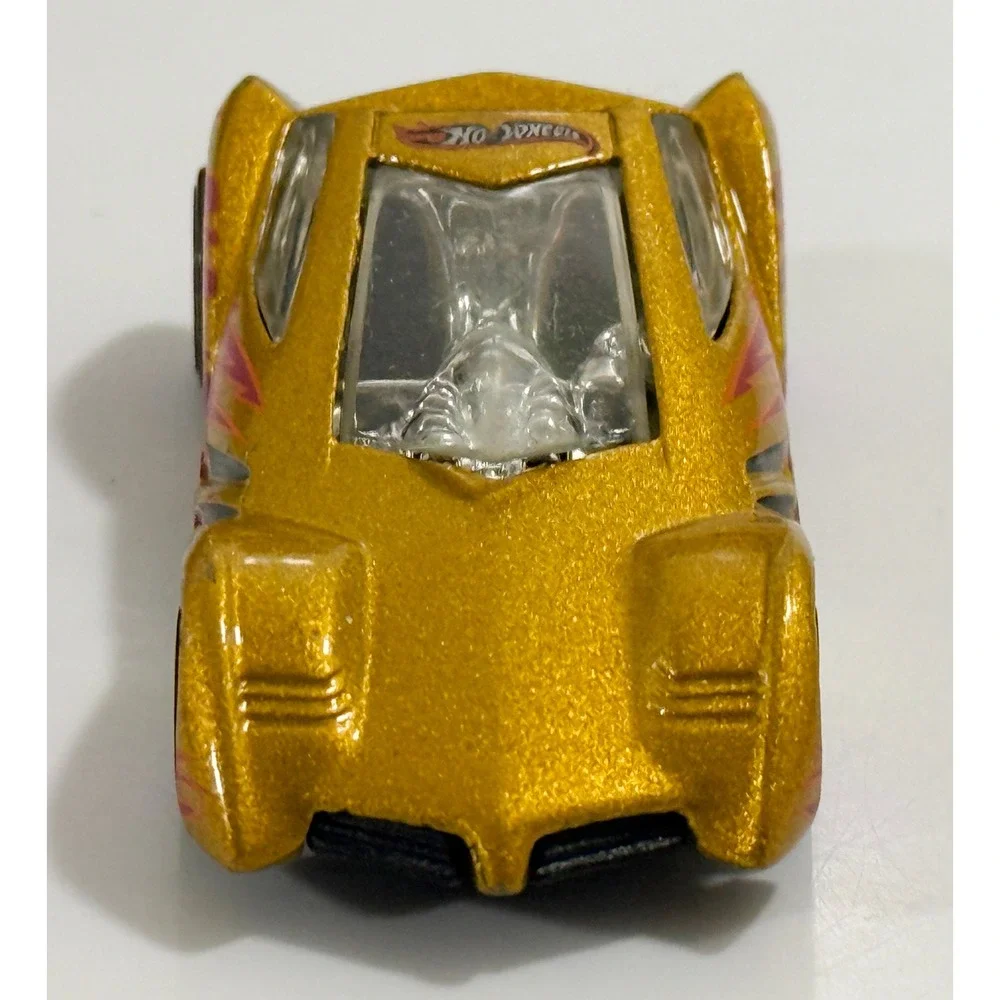 Hot Wheels Futurismo Toy Car‎ Kids 1:64 Gold Flake Pink Flame Purple Wheels